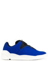 Sneakers in pelle blu di Christian Dior