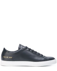 Sneakers in pelle blu di Common Projects