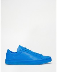 Sneakers in pelle blu di adidas