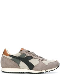 Sneakers in pelle grigie di Diadora