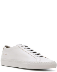 Sneakers in pelle grigie di Common Projects