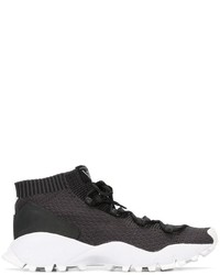 Sneakers in pelle grigio scuro di adidas