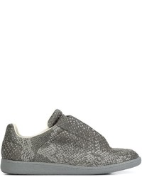 Sneakers in pelle grigio scuro di Maison Margiela