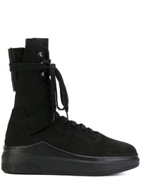 Sneakers in pelle nere di Cinzia Araia