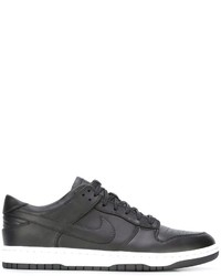 Sneakers in pelle nere di Nike