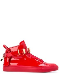 Sneakers in pelle rosse di Buscemi