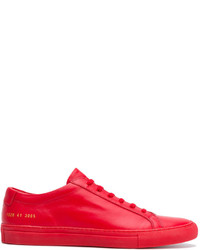 Sneakers in pelle rosse di Common Projects