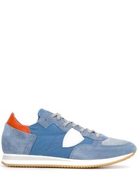 Sneakers in pelle scamosciata azzurre di Philippe Model