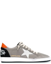 Sneakers in pelle scamosciata con stelle grigie di Golden Goose Deluxe Brand