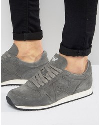 Sneakers in pelle scamosciata grigie di Armani Jeans