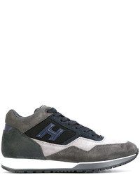 Sneakers in pelle scamosciata grigio scuro di Hogan