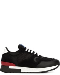 Sneakers in pelle scamosciata nere di Givenchy