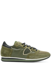 Sneakers in pelle scamosciata verde oliva di Philippe Model