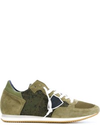 Sneakers in pelle scamosciata verde oliva di Philippe Model