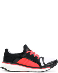 Sneakers nere di adidas by Stella McCartney