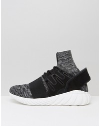 Sneakers nere di adidas