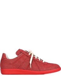 Sneakers rosse di Maison Margiela