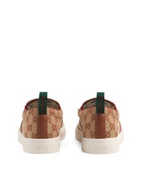 Sneakers senza lacci di tela stampate marrone chiaro di Gucci