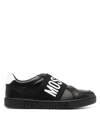 Sneakers senza lacci in pelle stampate nere e bianche di Moschino
