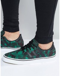 Sneakers verde scuro di adidas