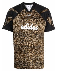 T-shirt con scollo a v leopardata marrone di adidas
