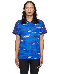 T-shirt con scollo a v stampata blu di Asics