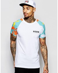 T-shirt girocollo a fiori bianca di Hero's Heroine