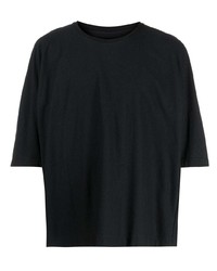 T-shirt girocollo nera di Homme Plissé Issey Miyake