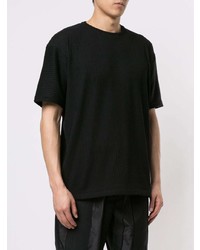 T-shirt girocollo nera di Issey Miyake