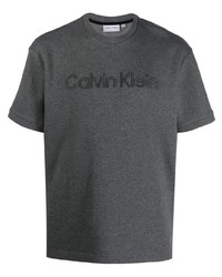 T-shirt girocollo ricamata grigio scuro di Calvin Klein