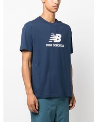 T-shirt girocollo stampata blu scuro di New Balance