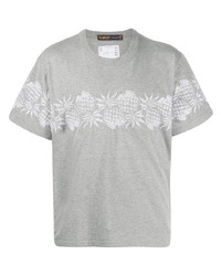 T-shirt girocollo stampata grigia di Sacai