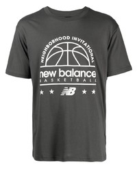 T-shirt girocollo stampata grigio scuro di New Balance