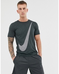 T-shirt girocollo stampata grigio scuro di Nike Training
