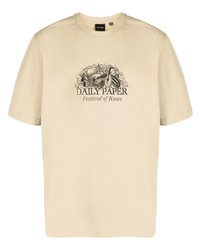 T-shirt girocollo stampata marrone chiaro di Daily Paper