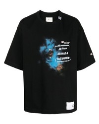 T-shirt girocollo stampata nera di Maison Mihara Yasuhiro