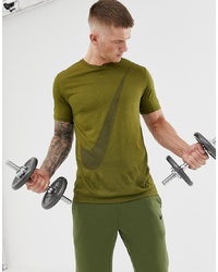 T-shirt girocollo stampata verde oliva di Nike Training
