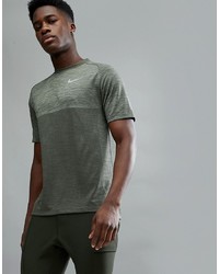 T-shirt girocollo verde oliva di Nike Running