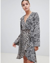 Vestito a trapezio leopardato bianco di PrettyLittleThing
